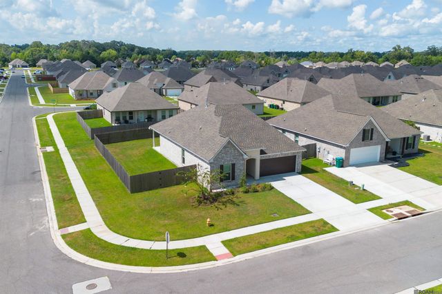 1660 Rangeland Ave, Zachary, LA 70791