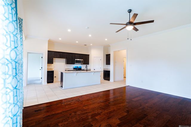 1660 Rangeland Ave, Zachary, LA 70791