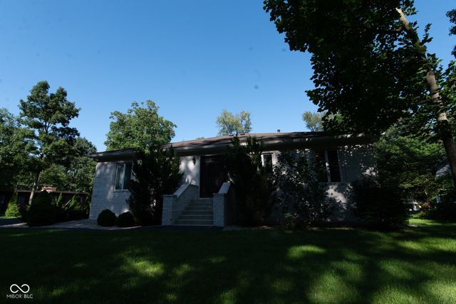 11833 Westwood Drive, Carmel, IN 46033