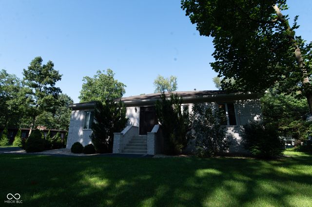 11833 Westwood Drive, Carmel, IN 46033