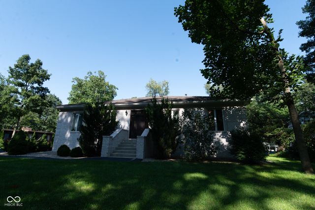 11833 Westwood Drive, Carmel, IN 46033