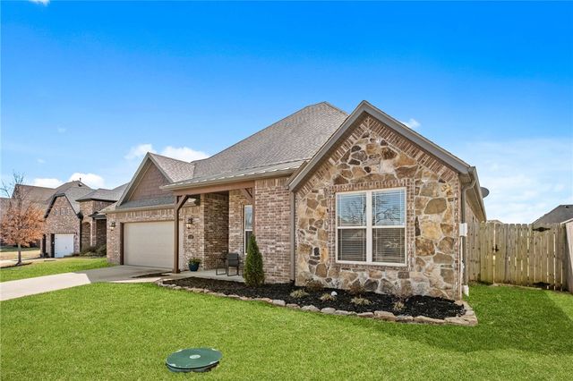 1103 Vista Bell Drive, Cave Springs, AR 72718