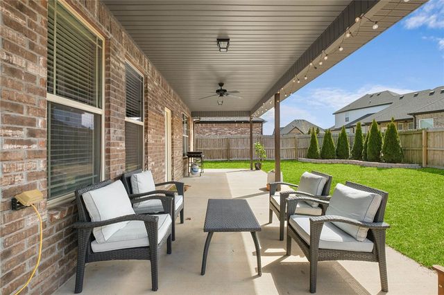 1103 Vista Bell Drive, Cave Springs, AR 72718