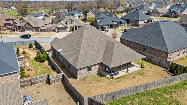 1103 Vista Bell Drive, Cave Springs, AR 72718