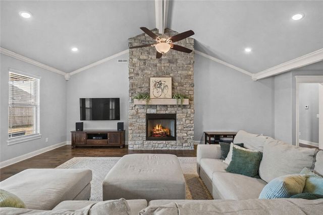 1103 Vista Bell Drive, Cave Springs, AR 72718