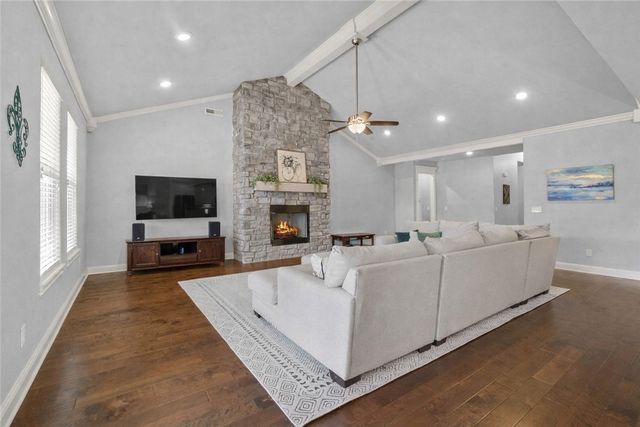 1103 Vista Bell Drive, Cave Springs, AR 72718