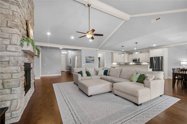 1103 Vista Bell Drive, Cave Springs, AR 72718