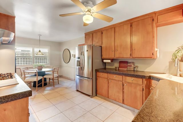 4040 Parkside Ct, Sacramento, CA 95822