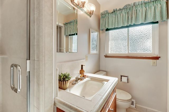 4040 Parkside Ct, Sacramento, CA 95822