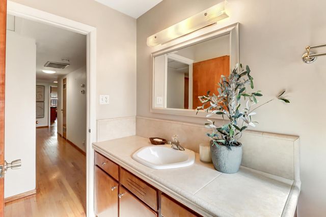 4040 Parkside Ct, Sacramento, CA 95822