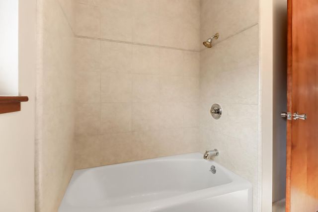 4040 Parkside Ct, Sacramento, CA 95822