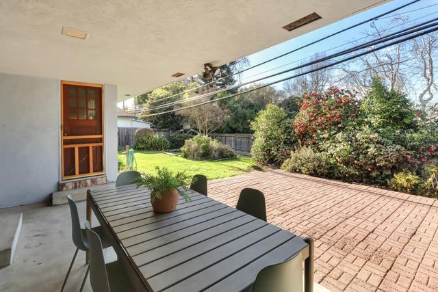 4040 Parkside Ct, Sacramento, CA 95822