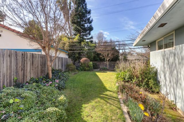 4040 Parkside Ct, Sacramento, CA 95822