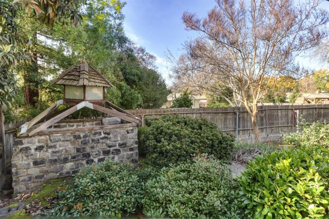 4040 Parkside Ct, Sacramento, CA 95822