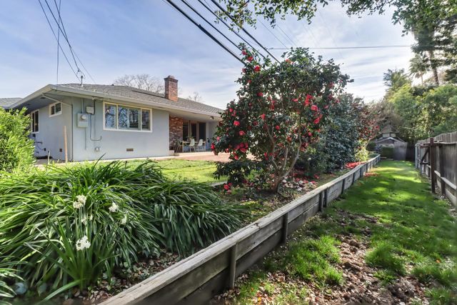 4040 Parkside Ct, Sacramento, CA 95822