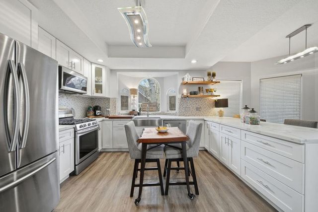 527 S Ohio Avenue, La Porte, TX 77571