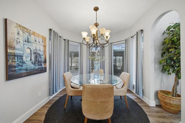 527 S Ohio Avenue, La Porte, TX 77571