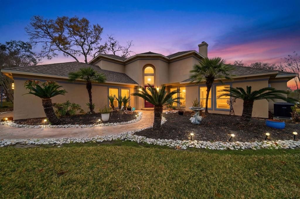 527 S Ohio Avenue, La Porte, TX 77571