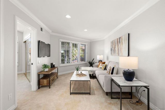 4913 Smith Canyon Ct, San Diego, CA 92130