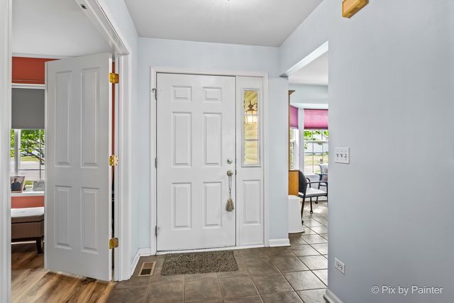 5928 BLUEGRASS Trail, Mchenry, IL 60050