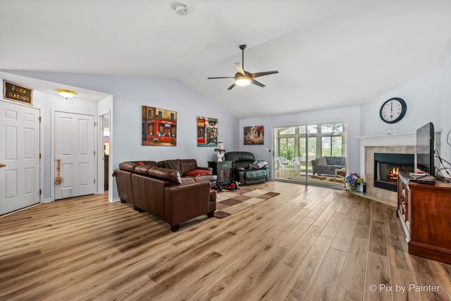 5928 BLUEGRASS Trail, Mchenry, IL 60050
