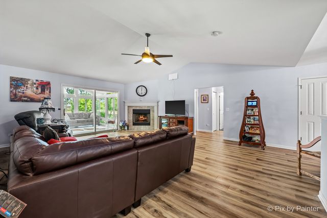5928 BLUEGRASS Trail, Mchenry, IL 60050