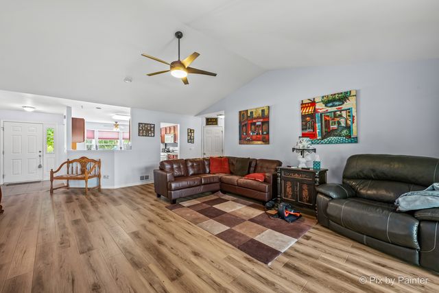 5928 BLUEGRASS Trail, Mchenry, IL 60050