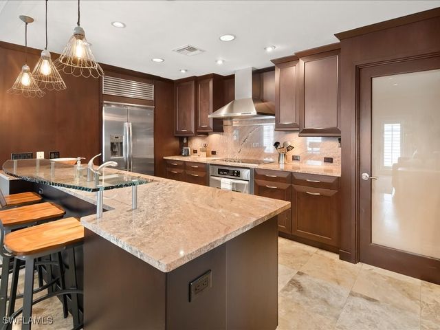 292 14th AVE S F, Naples, FL 34102