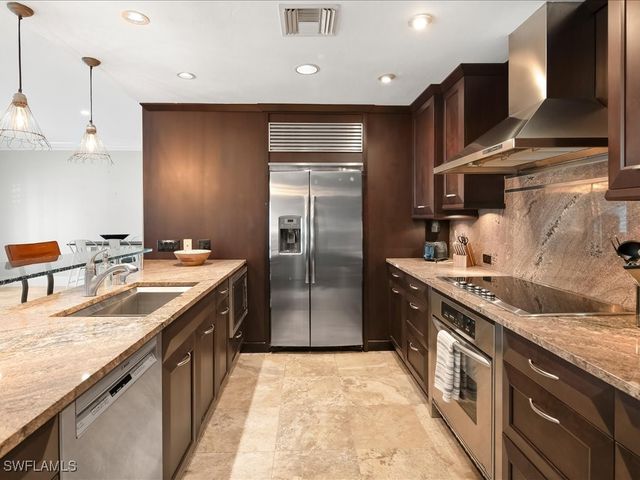 292 14th AVE S F, Naples, FL 34102