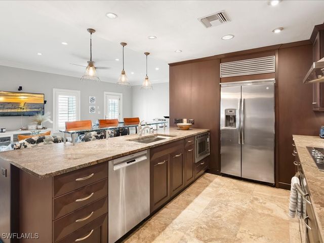 292 14th AVE S F, Naples, FL 34102