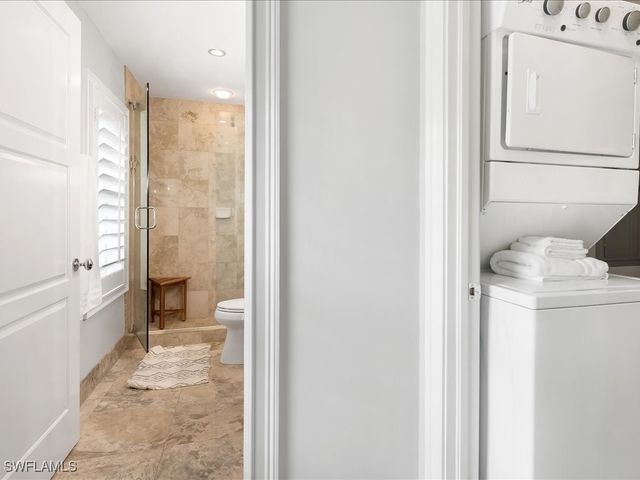 292 14th AVE S F, Naples, FL 34102