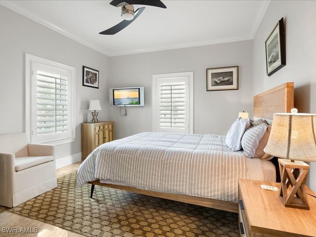 292 14th AVE S F, Naples, FL 34102