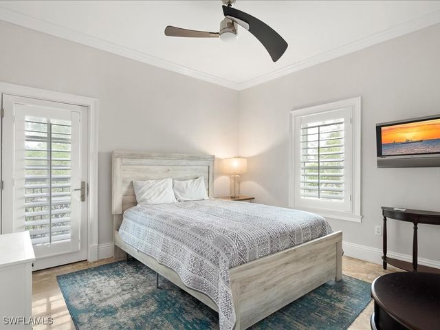 292 14th AVE S F, Naples, FL 34102