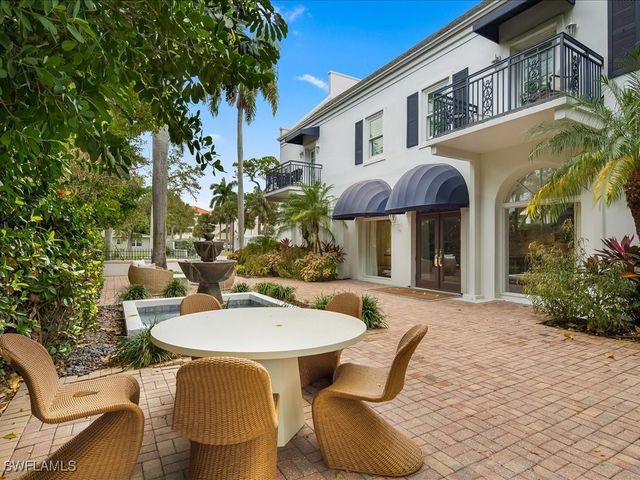 292 14th AVE S F, Naples, FL 34102