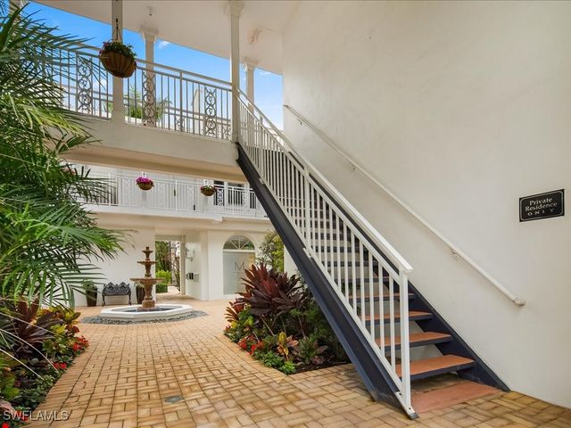 292 14th AVE S F, Naples, FL 34102