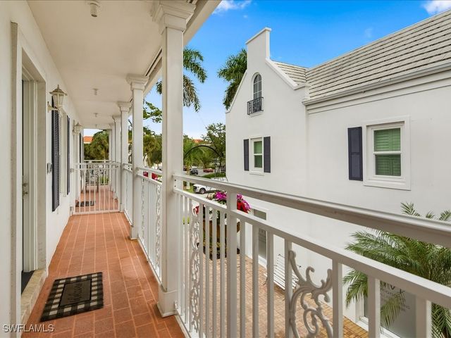 292 14th AVE S F, Naples, FL 34102