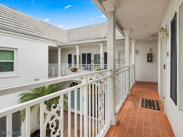 292 14th AVE S F, Naples, FL 34102