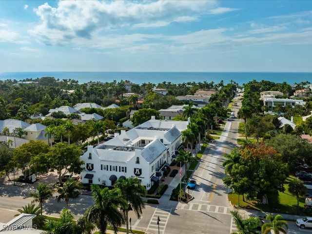 292 14th AVE S F, Naples, FL 34102