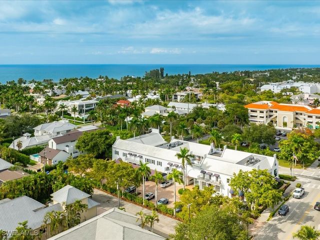 292 14th AVE S F, Naples, FL 34102