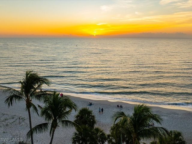 292 14th AVE S F, Naples, FL 34102