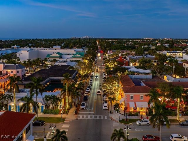 292 14th AVE S F, Naples, FL 34102