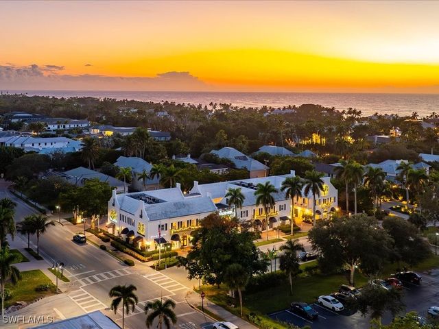 292 14th AVE S F, Naples, FL 34102