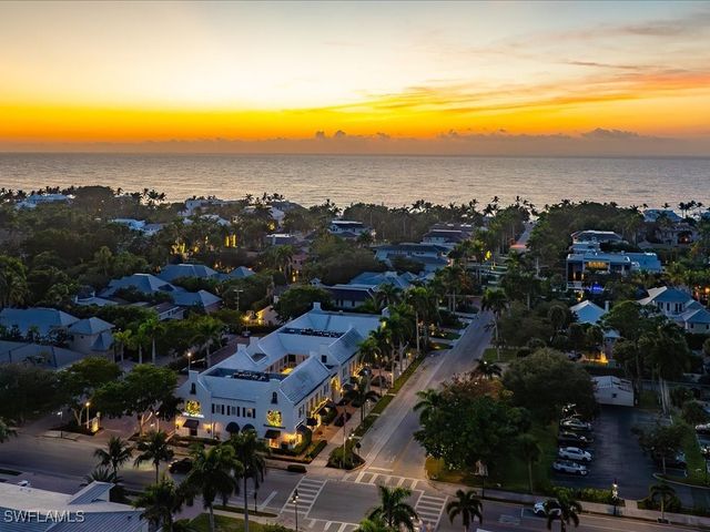 292 14th AVE S F, Naples, FL 34102