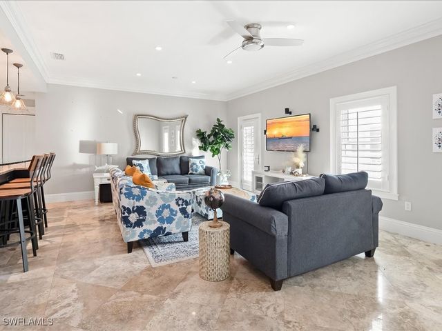 292 14th AVE S F, Naples, FL 34102