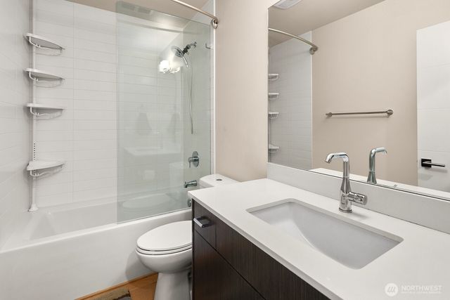 1616 Taylor Avenue N, Seattle, WA 98109