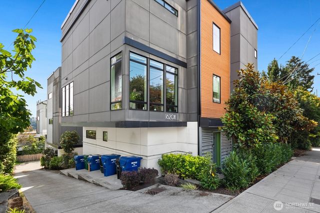 1616 Taylor Avenue N, Seattle, WA 98109