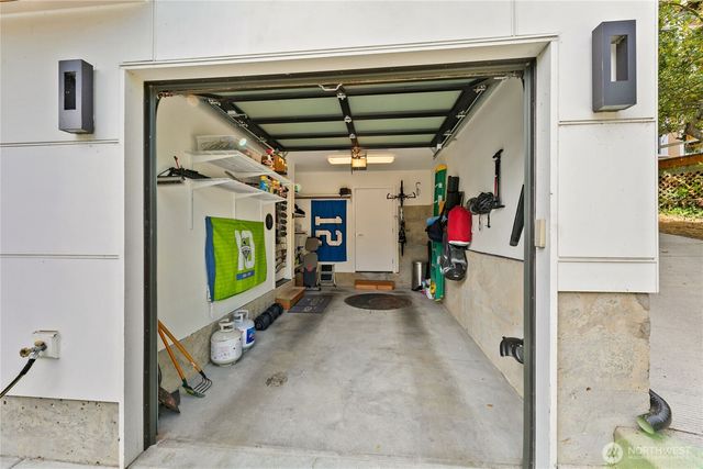 1616 Taylor Avenue N, Seattle, WA 98109