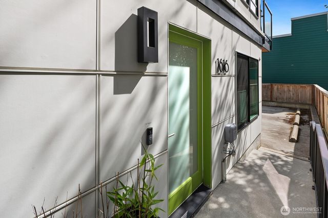 1616 Taylor Avenue N, Seattle, WA 98109