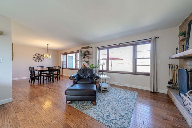 34049 N Hickory Avenue, Grayslake, IL 60030