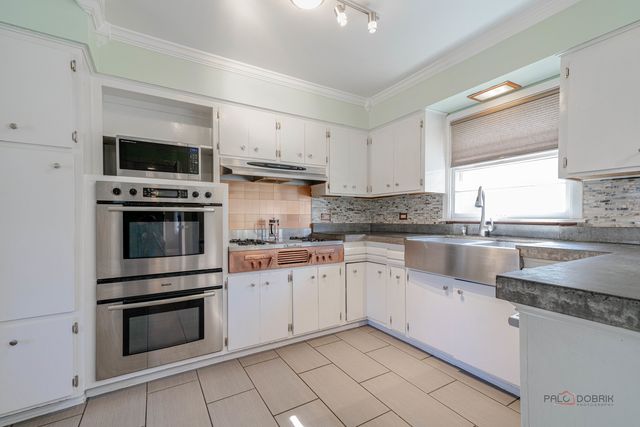 34049 N Hickory Avenue, Grayslake, IL 60030